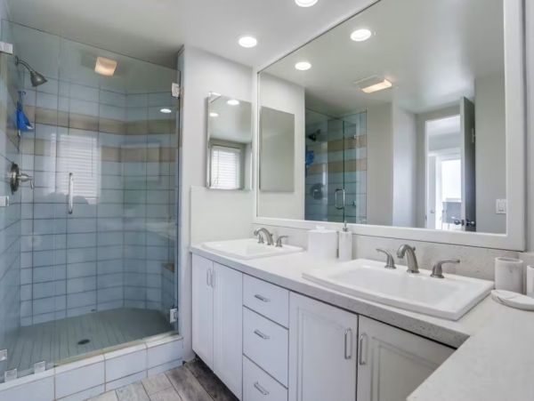 Four Bedroom Oceanfront Beach Rental in Mission Beach