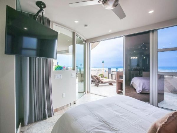 On Beach San Diego Vacation Condo Two Bedrooms Ocean Views