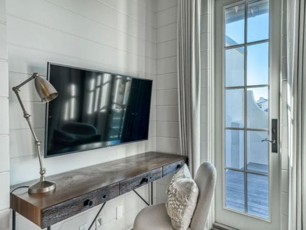 Magnificent Residence in Rosemary Beach Sleeps 20 Guests