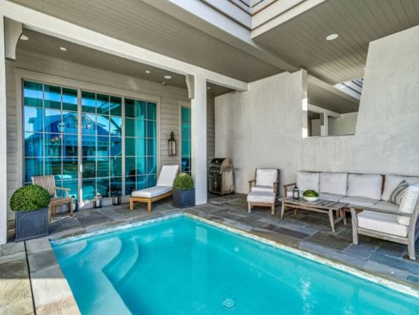Magnificent Residence in Rosemary Beach Sleeps 20 Guests