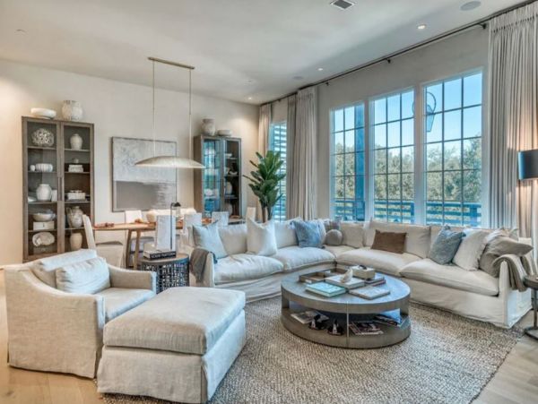 Magnificent Residence in Rosemary Beach Sleeps 20 Guests