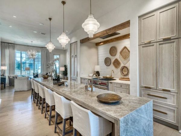 Magnificent Residence in Rosemary Beach Sleeps 20 Guests