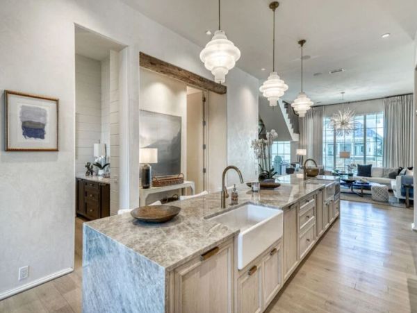 Magnificent Residence in Rosemary Beach Sleeps 20 Guests