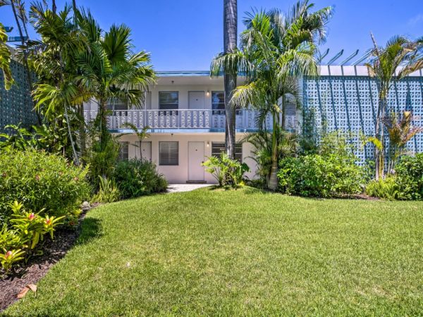 Naples Walk to Beach Vacation Condo Two Bedrooms With Pool