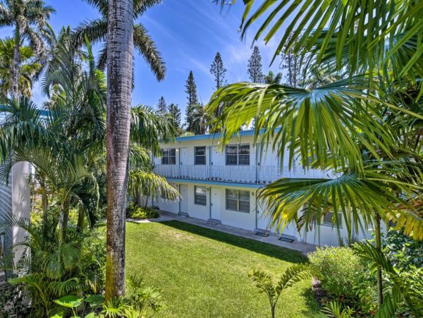 Naples Walk to Beach Vacation Condo Two Bedrooms With Pool