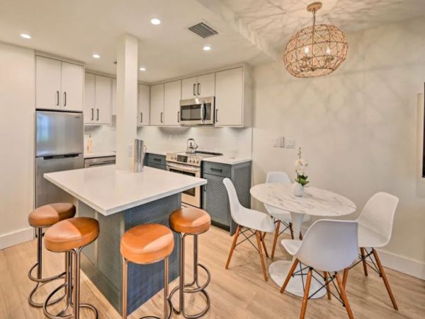 Naples Walk to Beach Vacation Condo Two Bedrooms With Pool