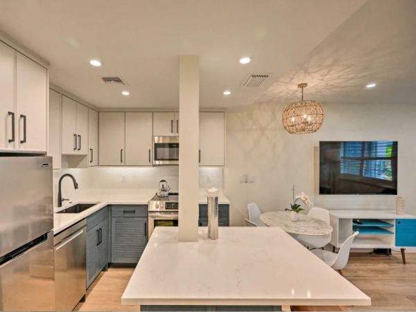 Naples Walk to Beach Vacation Condo Two Bedrooms With Pool
