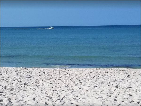 Walk to Beach Naples Vacation Studio With Communal Pool