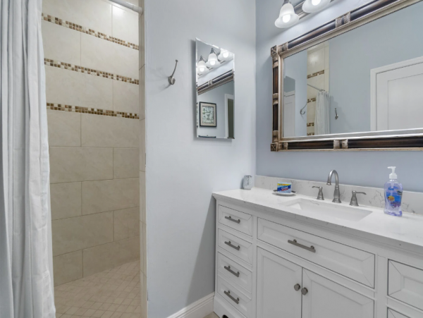 Charming Naples Home with 3-Bedrooms and Pool