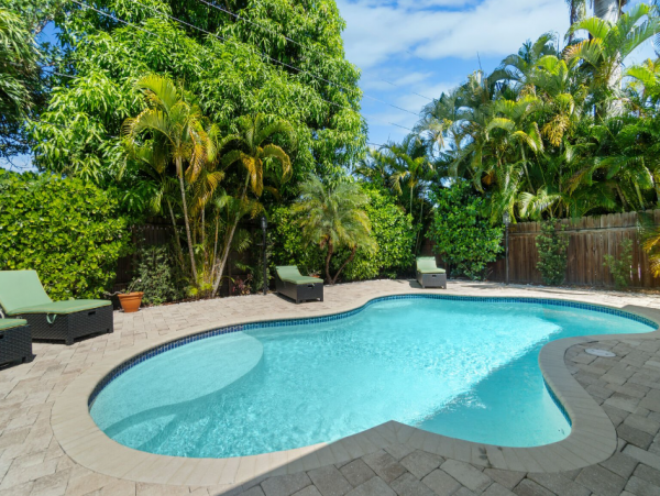Charming Naples Home with 3-Bedrooms and Pool