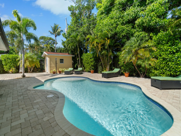Charming Naples Home with 3-Bedrooms and Pool