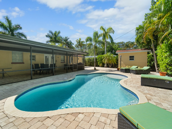 Charming Naples Home with 3-Bedrooms and Pool