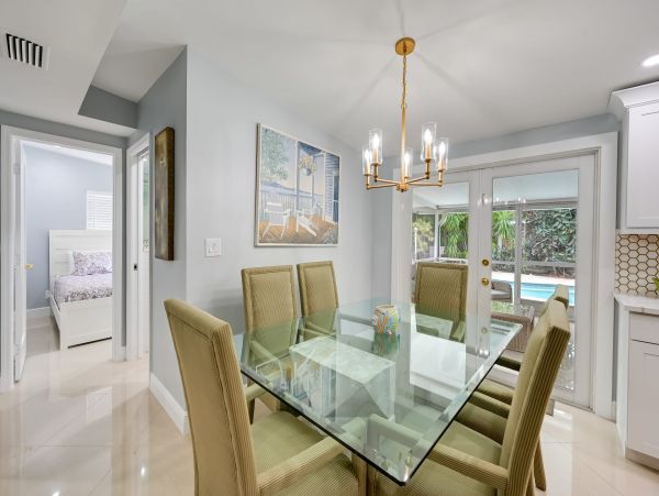 Naples Vacation Pool Home Four Bedrooms Sleeps 8 Guests
