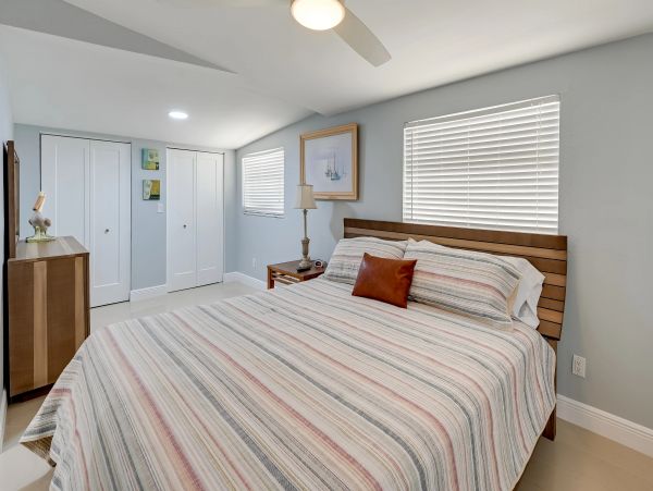 Naples Vacation Pool Home Four Bedrooms Sleeps 8 Guests