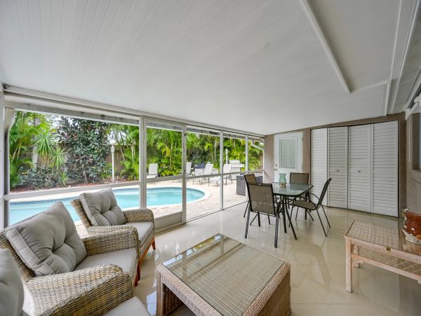 Naples Vacation Pool Home Four Bedrooms Sleeps 8 Guests