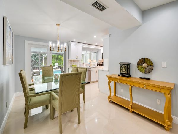 Naples Vacation Pool Home Four Bedrooms Sleeps 8 Guests