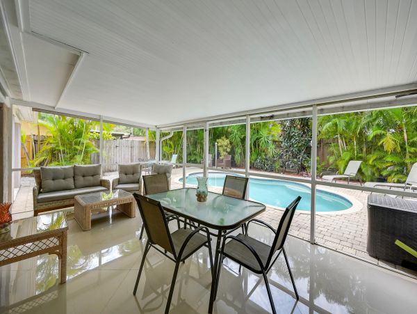 Naples Vacation Pool Home Four Bedrooms Sleeps 8 Guests