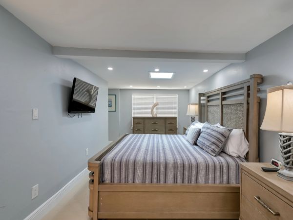Naples Vacation Pool Home Four Bedrooms Sleeps 8 Guests