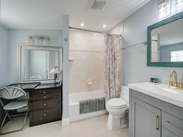Naples Vacation Pool Home Four Bedrooms Sleeps 8 Guests