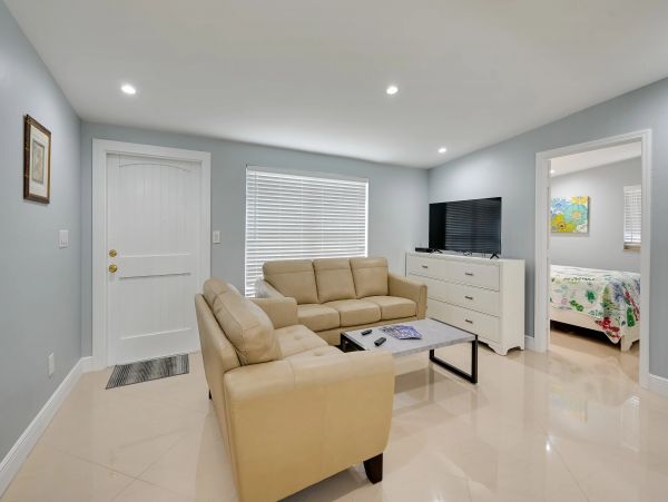 Naples Vacation Pool Home Four Bedrooms Sleeps 8 Guests