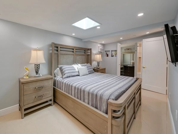 Naples Vacation Pool Home Four Bedrooms Sleeps 8 Guests