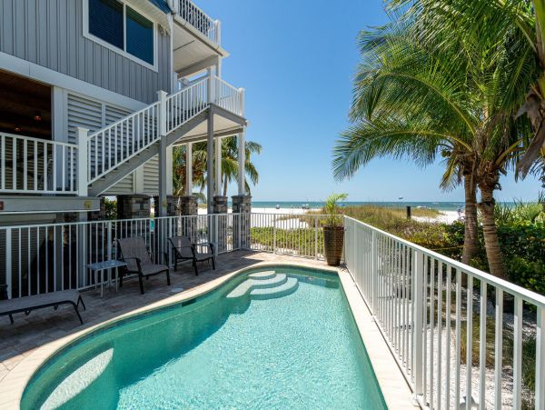 Fort Myers Beach Oceanfront Vacation Home Sleeps 19 Guests