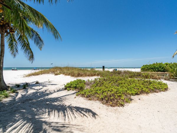 Fort Myers Beach Oceanfront Vacation Home Sleeps 19 Guests