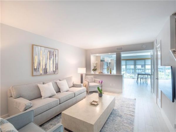 Walk to Beach Naples Vacation Condo 2 Bedrooms Communal Pool