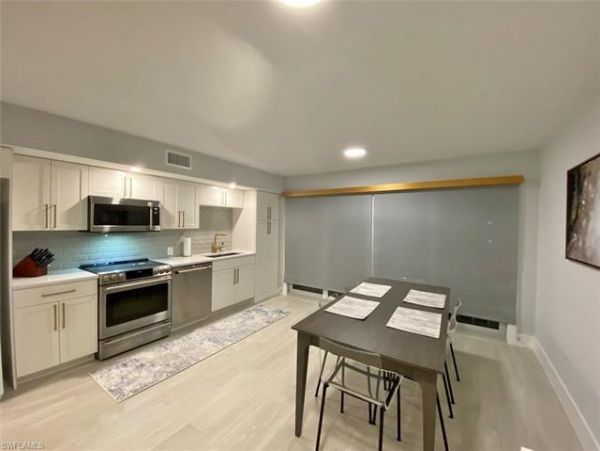 Walk to Beach Naples Vacation Condo 2 Bedrooms Communal Pool