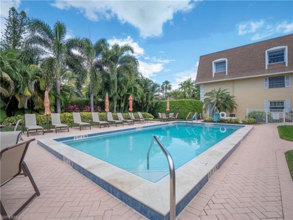Walk to Beach Naples Vacation Condo 2 Bedrooms Communal Pool