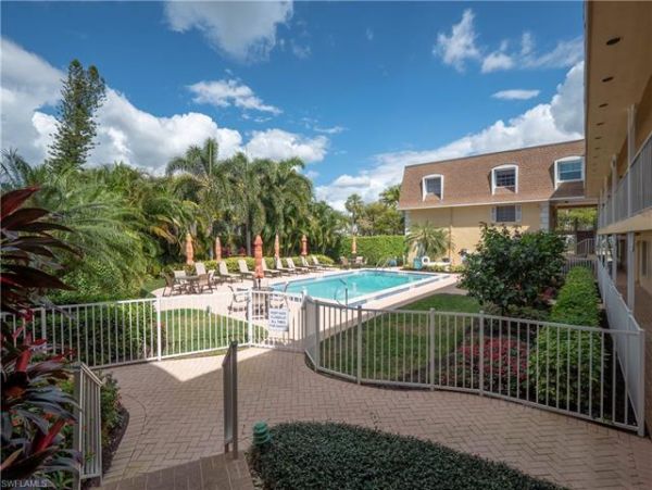 Walk to Beach Naples Vacation Condo 2 Bedrooms Communal Pool