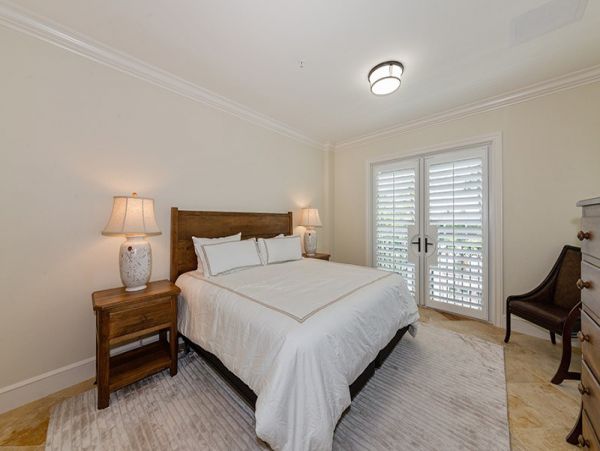 Modern Two Bedroom Vacation Condo in Naples Walk To Beach