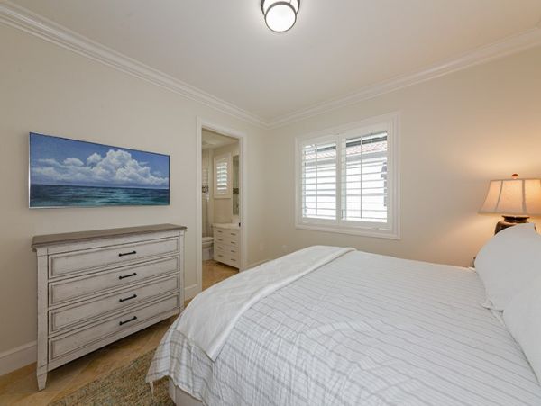 Modern Two Bedroom Vacation Condo in Naples Walk To Beach