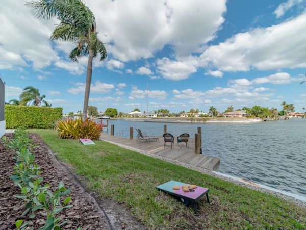 Marco Island Vacation Home Three Bedroom Pool Home Sleeps 7