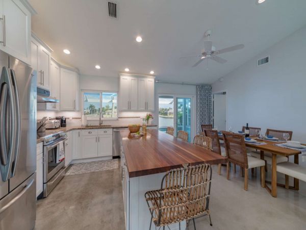 Marco Island Vacation Home Three Bedroom Pool Home Sleeps 7