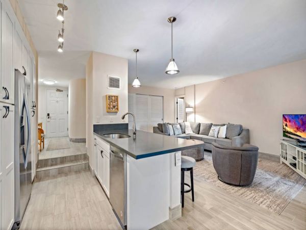 Ocean Views Kaanapali Vacation Condo Four Bedrooms