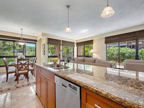Ocean Views Kaanapali Vacation Condo Four Bedrooms