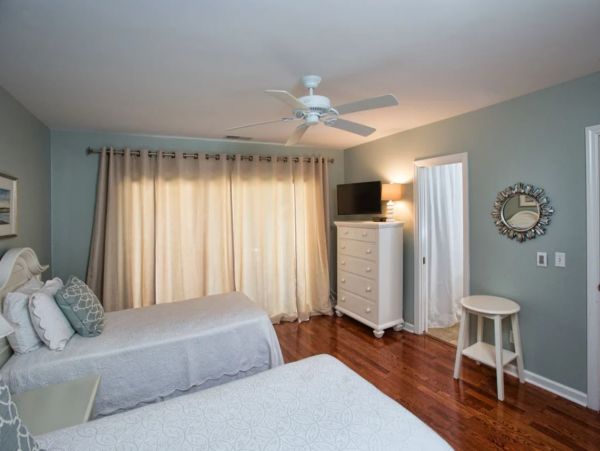 Four Bedroom Hilton Head Vacation Home Sleeps 10 Guests