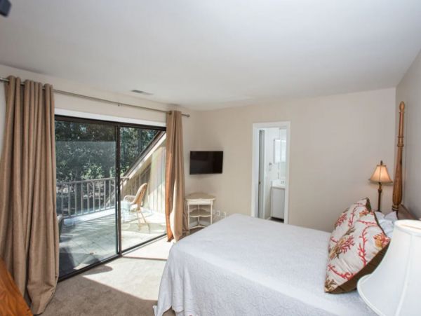 Four Bedroom Hilton Head Vacation Home Sleeps 10 Guests