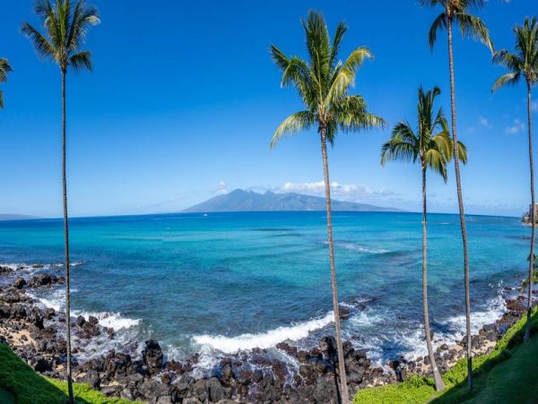 Three Bedroom Oceanfront Vacation Condo in Maui