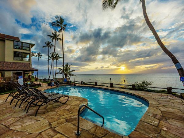 Three Bedroom Oceanfront Vacation Condo in Maui