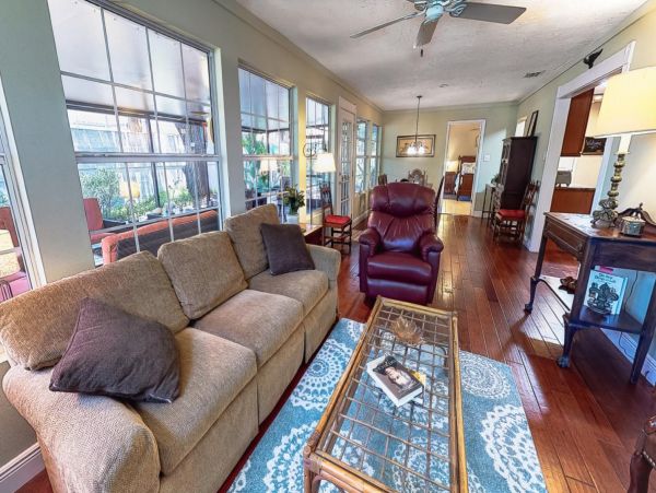 Osprey Lovely Vacation Home Sleeps 8 Guests Private Pool