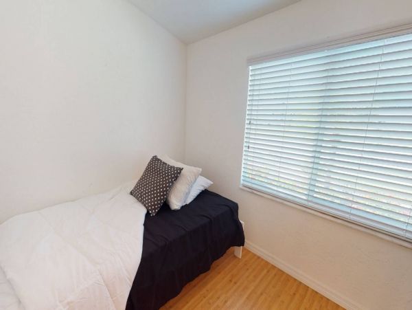 Sarasota Three Bedroom Rental Home with Private Caged Pool