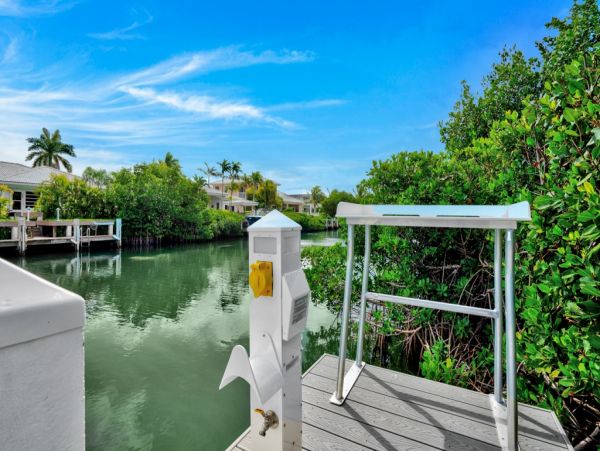 Key Colony Beach  Luxury Vacation Villa on Water Pool