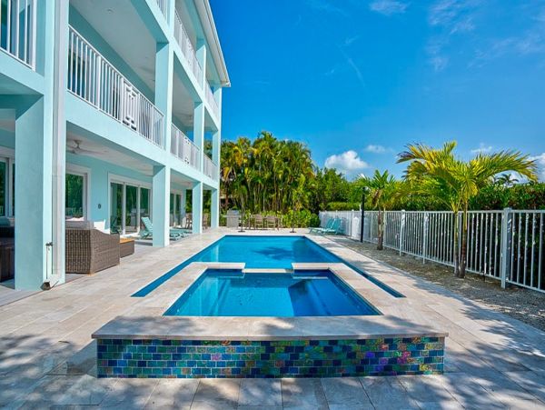 Key Colony Beach  Luxury Vacation Villa on Water Pool