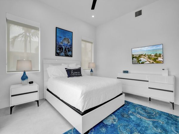 Key Colony Beach  Luxury Vacation Villa on Water Pool