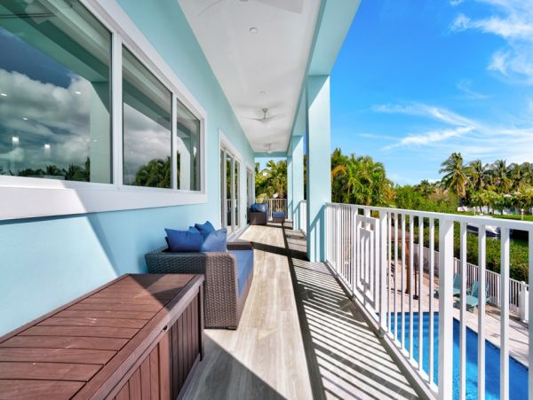 Key Colony Beach  Luxury Vacation Villa on Water Pool