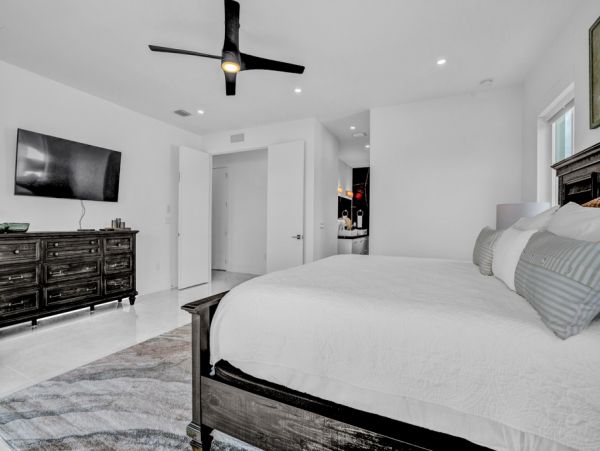 Key Colony Beach  Luxury Vacation Villa on Water Pool