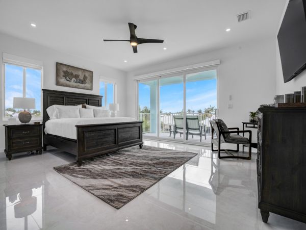 Key Colony Beach  Luxury Vacation Villa on Water Pool