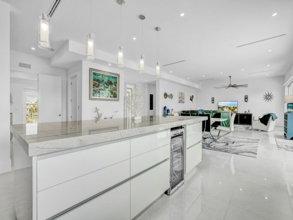 Key Colony Beach  Luxury Vacation Villa on Water Pool